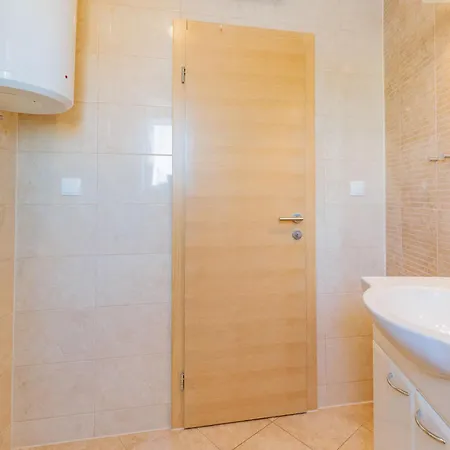 Mlasina-3 By Interhome Apartamento