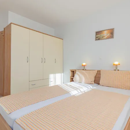 Apartamento Mlasina-3 By Interhome Nin