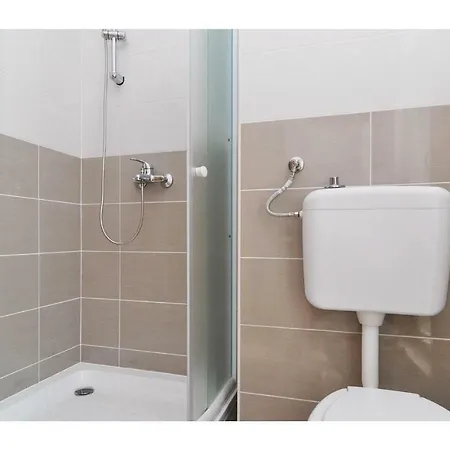 Apartamento Mlasina-3 By Interhome