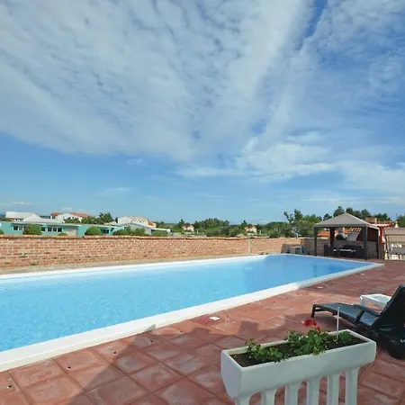 Apartamento Mlasina-3 By Interhome *