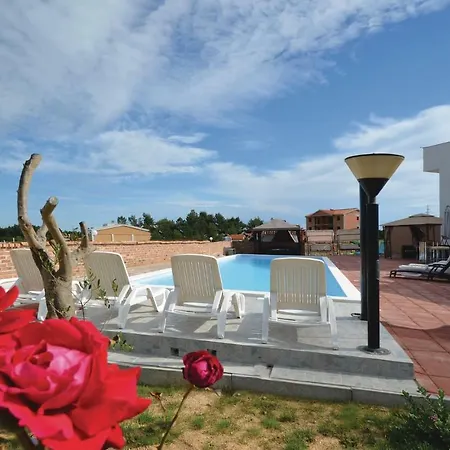 Apartamento Mlasina-3 By Interhome